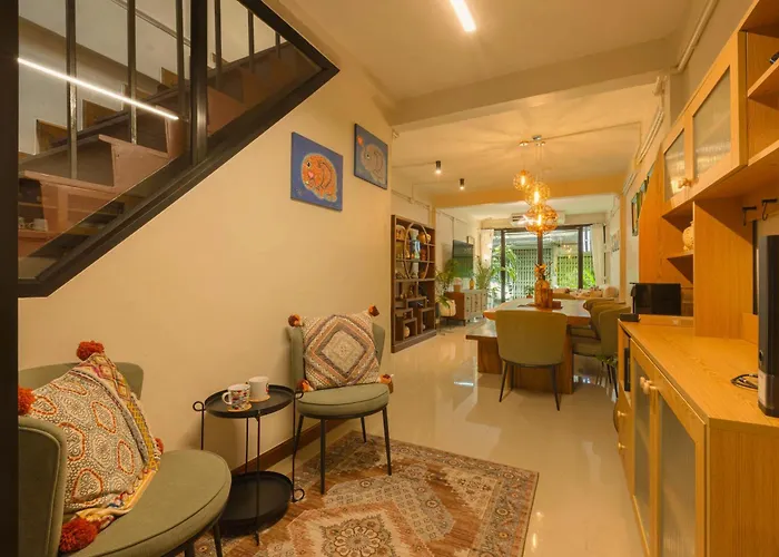 Oasis Thai Teak In Sathorn *