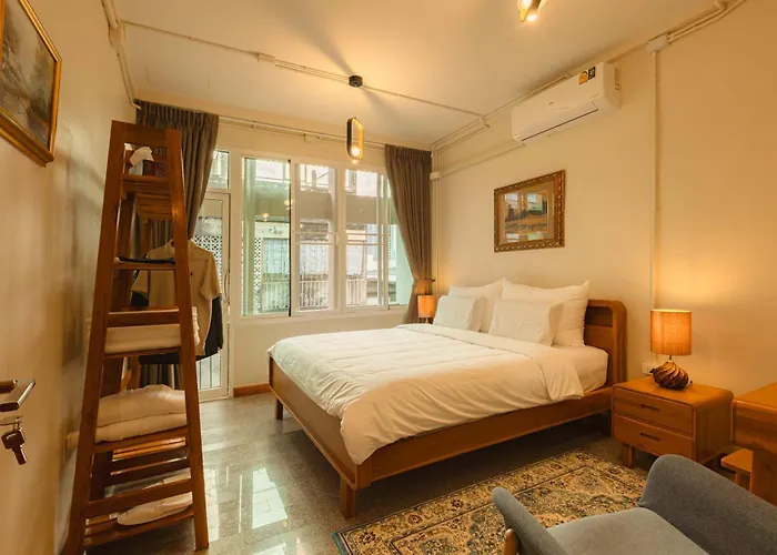 Oasis Thai Teak In Sathorn Bangkok