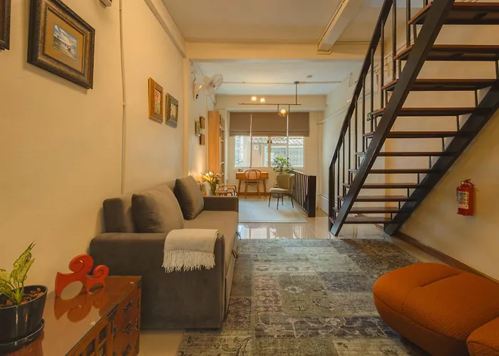 Oasis Thai Teak In Sathorn Vakantiehuis *