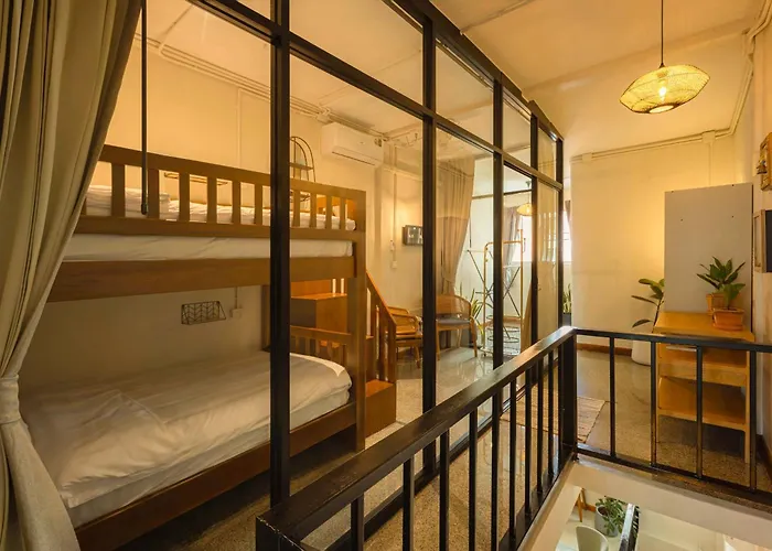 Oasis Thai Teak In Sathorn Vakantiehuis Bangkok