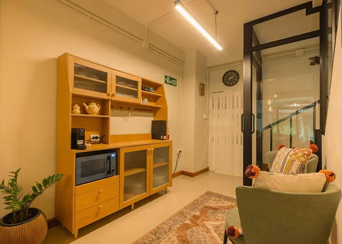 Oasis Thai Teak In Sathorn Vakantiehuis Bangkok