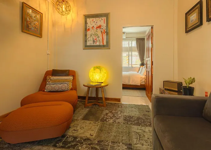 Oasis Thai Teak In Sathorn Vakantiehuis