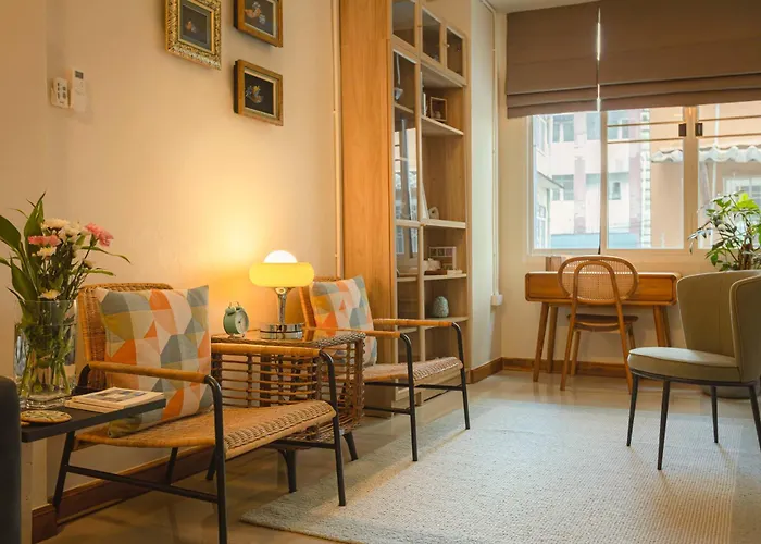 Oasis Thai Teak In Sathorn * Bangkok