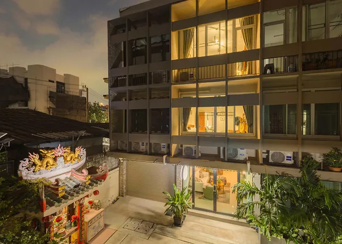 Oasis Thai Teak In Sathorn *